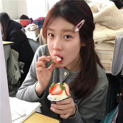 闪婚病娇后每天都在努力求生